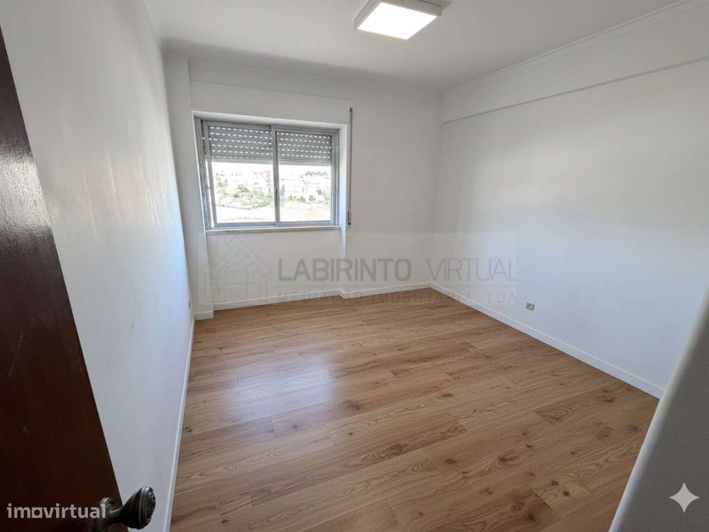 T2 totalmente remodelado, na Codivel, perto do Metro de Odivelas - Grande imagem: 4/9