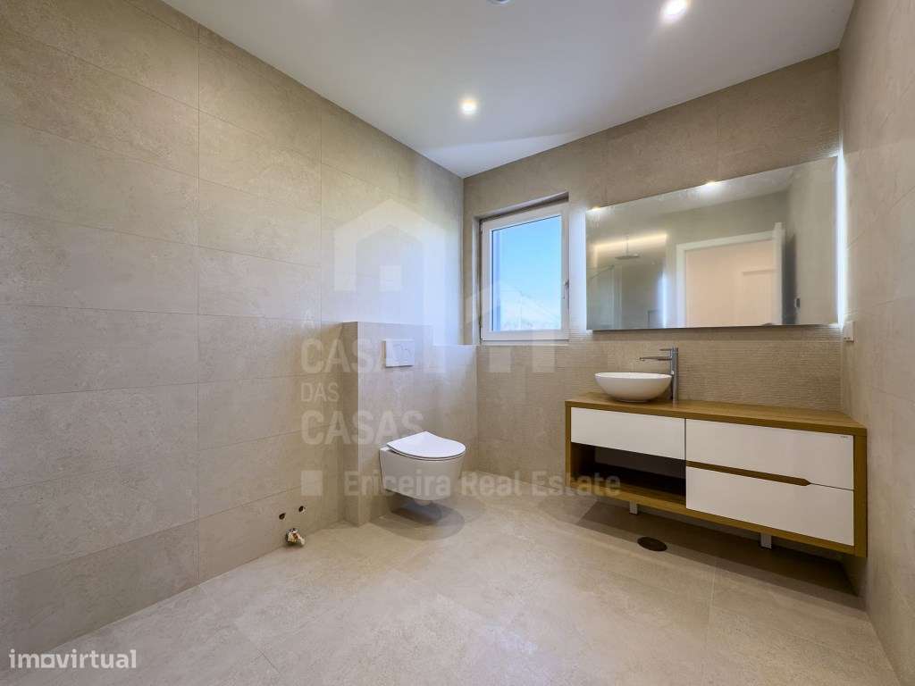 Vende Moradia T4 - Santa Cruz 5 km, A Casa das Casas-20