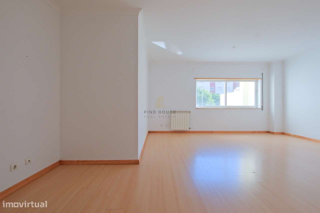 Vende-se T1 com garagem no Parque de São Domingos, em São Domingos de-4