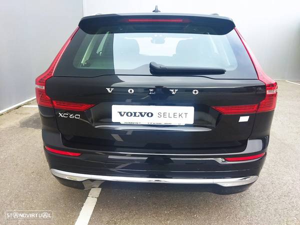 Volvo XC 60 2.0 T6 PHEV Core AWD - 26