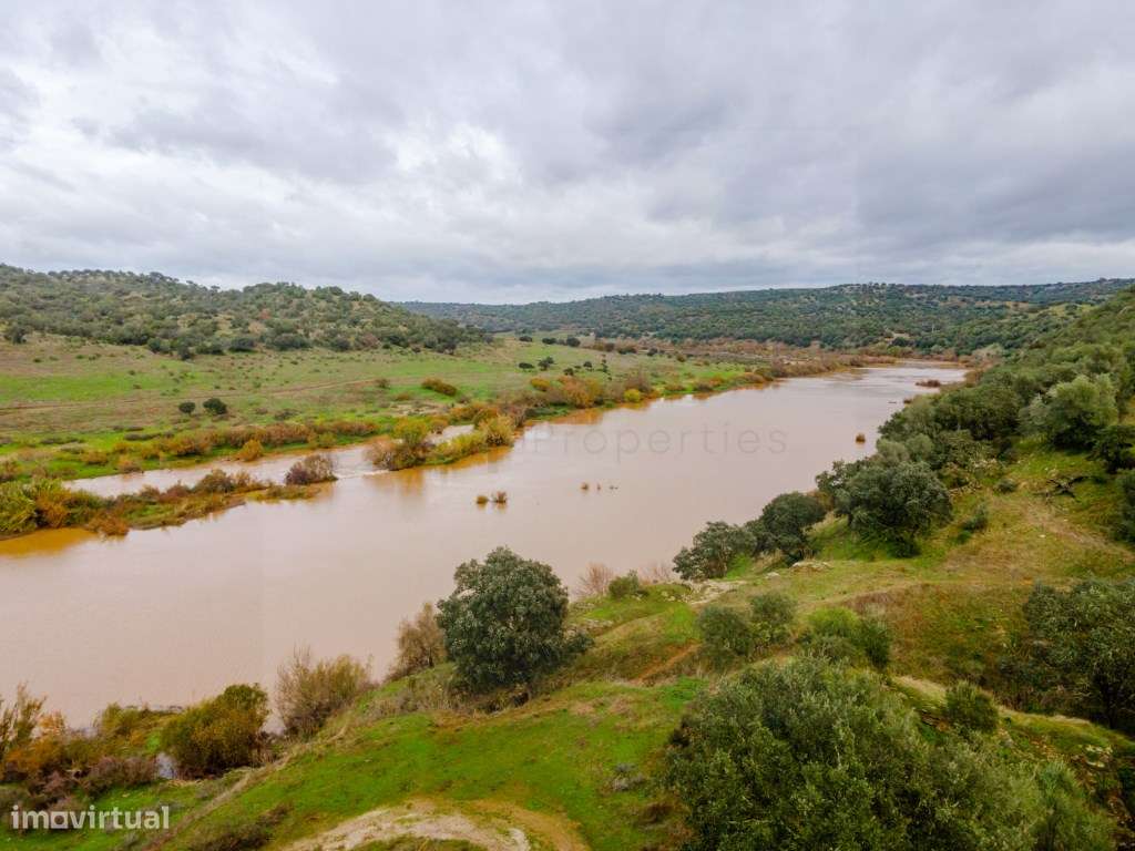 Quinta com quatro suítes e moínho, junto ao Rio Guadiana - Grande imagem: 4/59