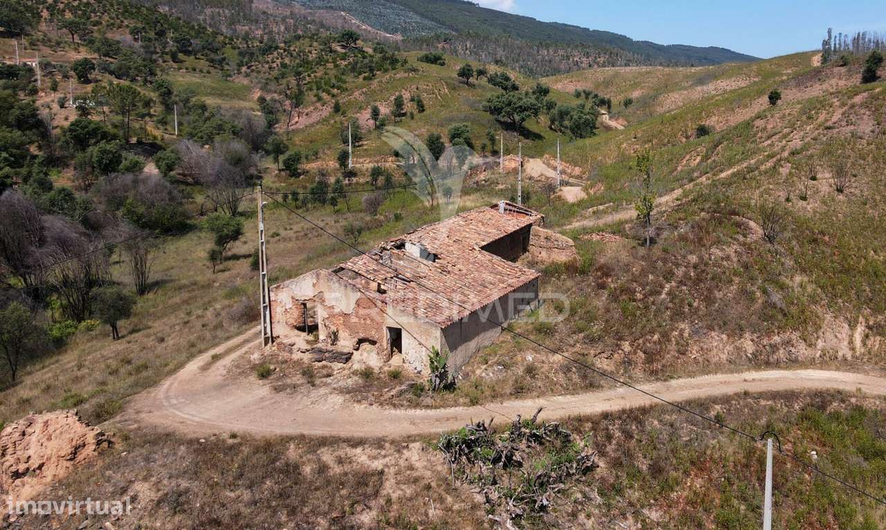 Quinta com 9,6750 ha a 25 Km da Praia da Zambujeira - Grande imagem: 2/27