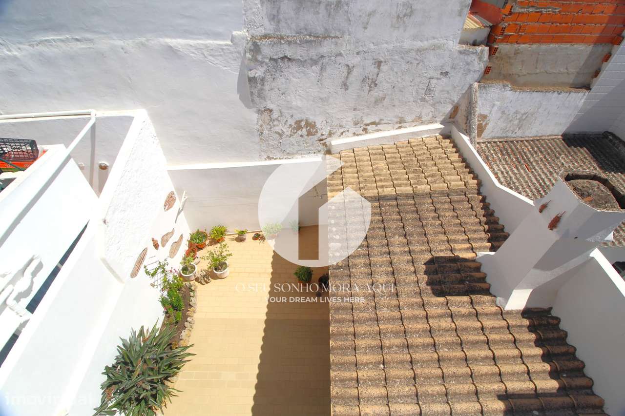 MORADIA T3 COM PÁTIO NA BAIXA DE OLHÃO-33