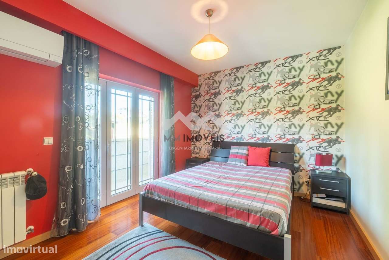 Moradia T4 | Piscina | Jardim | 4 frentes | Praia Fluvial-11