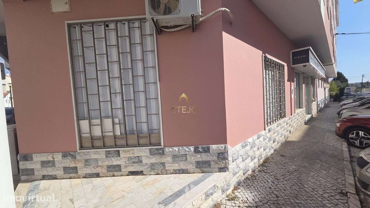 Loja Fantastica Pinhal Novo 4 montras-1