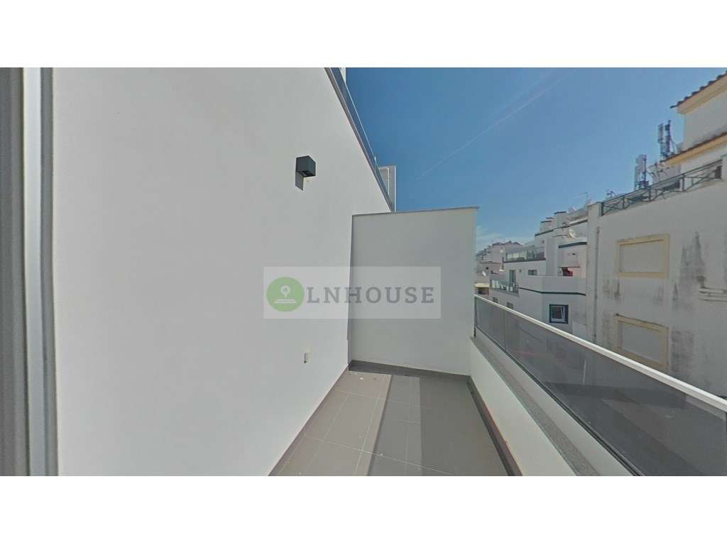 Apartamento de tipologia T1 novo a 250 m da praia de Monte Gordo.-25