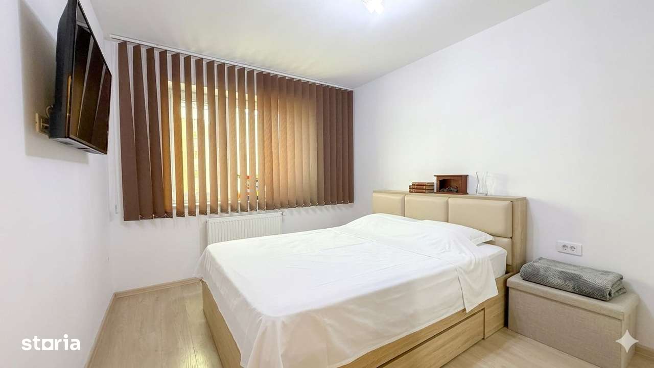 Studio in Kasper Coresi, vedere aleea pietonală,loc de parcare si boxa-4