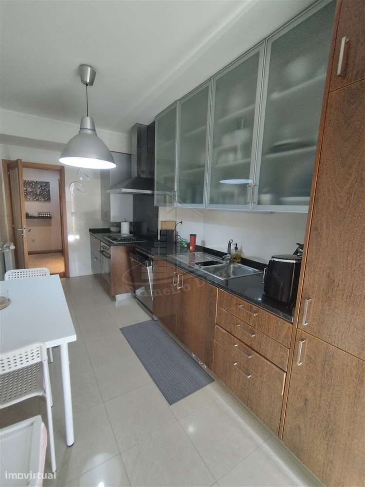 T4 com garagem para 2 carros-5