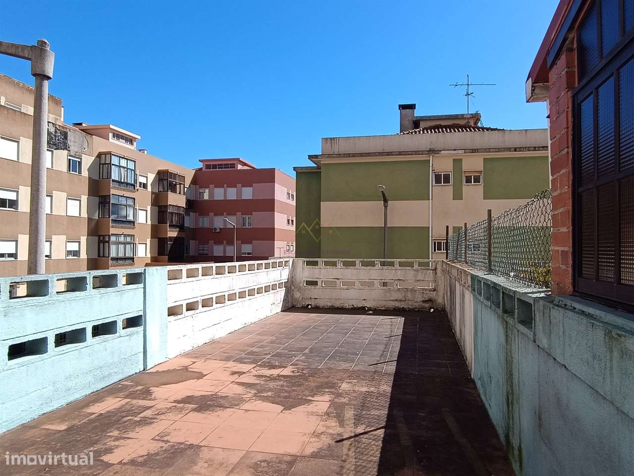 T3 com 2 Terraços em Massamá (junto ao Shopping) - Grande imagem: 2/16