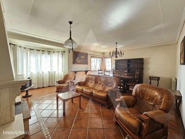 Apartamento T3 Duplex a 5 minutos do C. C. Glicínias - Grande imagem: 3/31