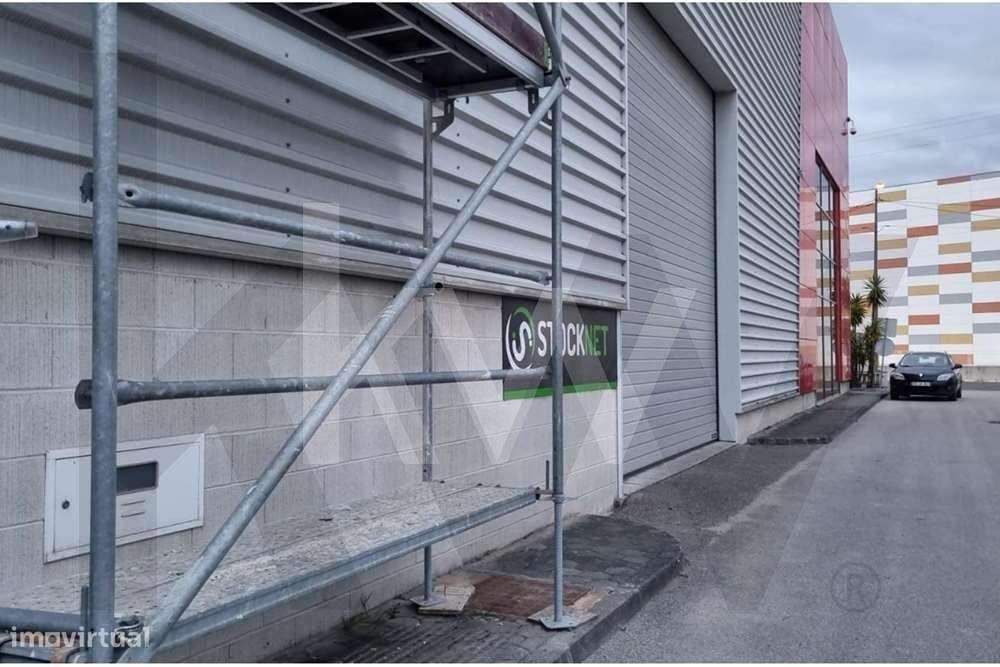 Armazéns para arrendamento com 700m2 em Taboeira - Aveiro - Grande imagem: 3/11