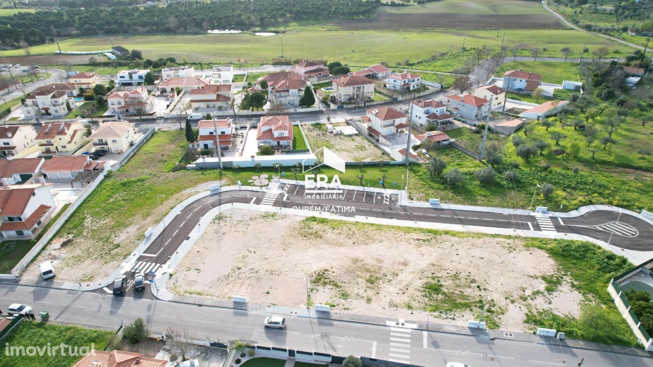 Lote localizado em Torres Novas