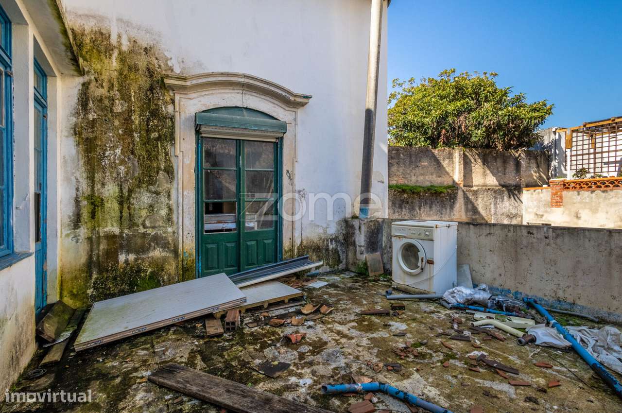 Prédio com grandes áreas no Centro de Leiria-30