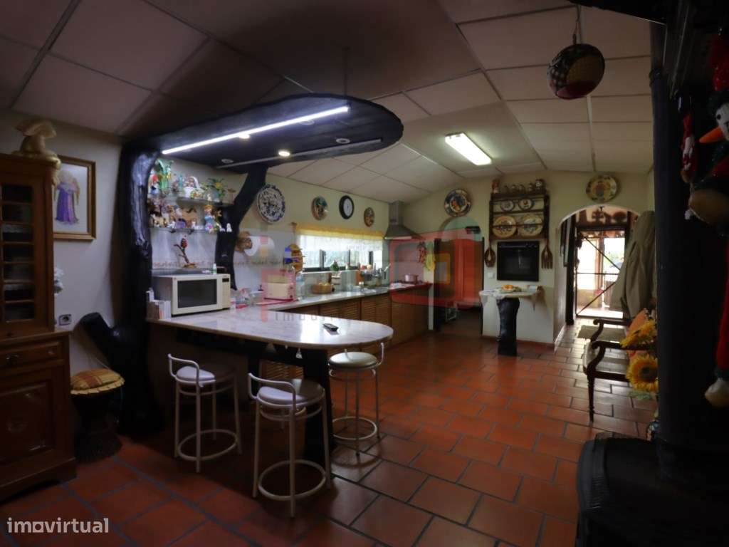 TERRENO COM CASAS - SARILHOS GRANDES-20