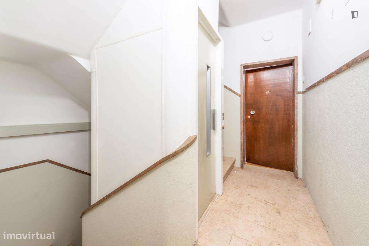 Quarto - localizado em Telheiras Lisbon - Grande imagem: 3/8