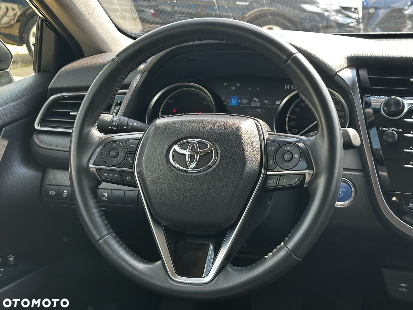 Toyota Camry - 17