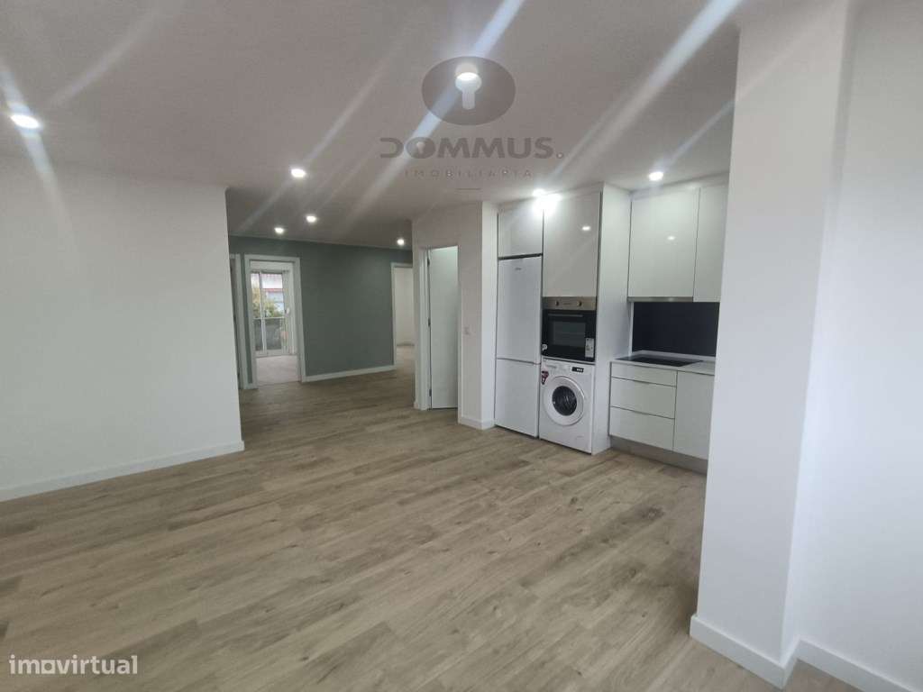 Apartamento T4 Totalmente Remodelado na Damaia-4