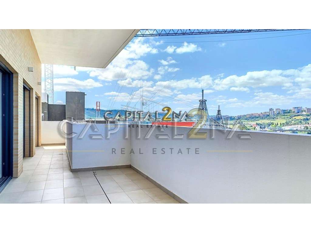 Penthouse T3 Duplex com Piscina Privada Aquecida, Terraço e Box par...-1