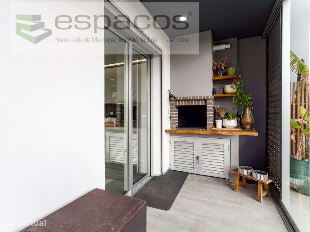 T3 com Terraço amplo e orientação solar a sul e vista desafogada.-36