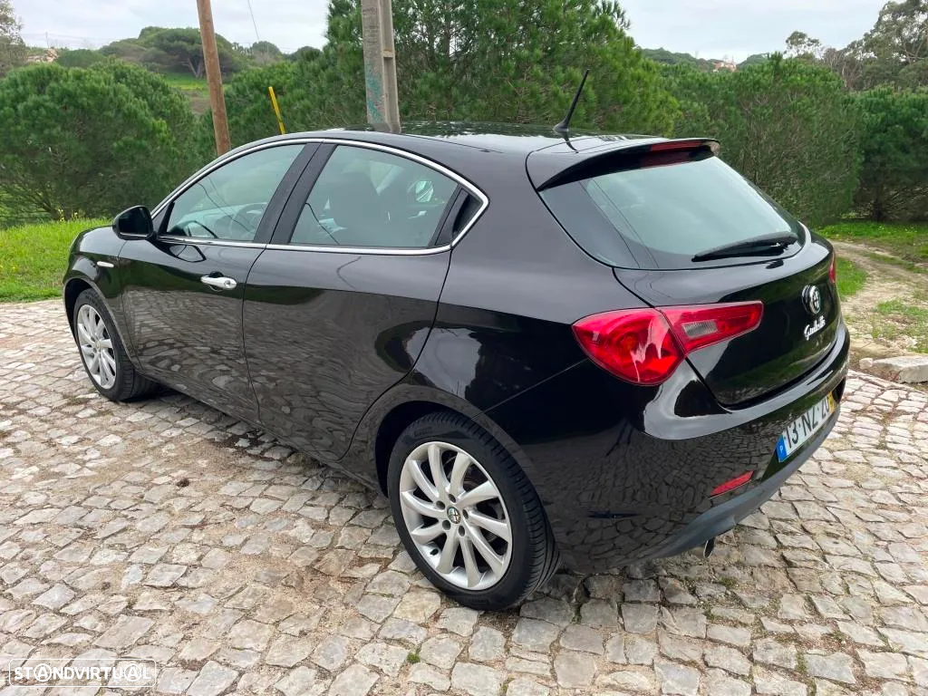 Alfa Romeo Giulietta 1.6 JTDm Distinctive - 6