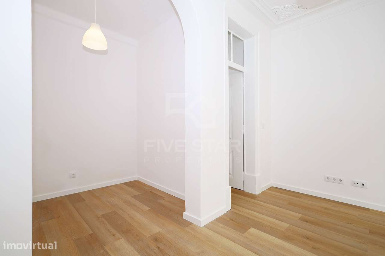 T1+1 - Príncipe Real - Renovado - Jardim Privado-24