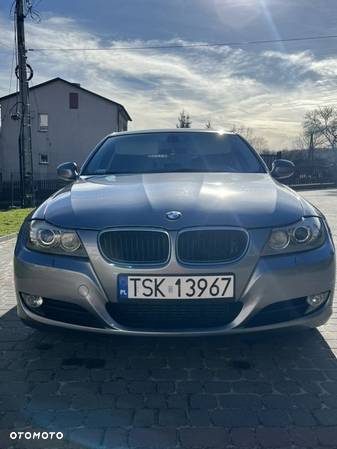 BMW Seria 3 320d DPF Touring - 2