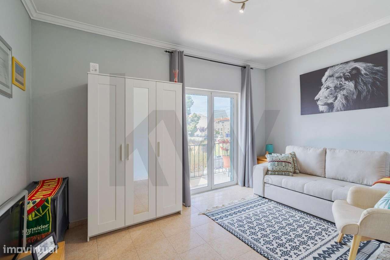 Moradia T3+2 com Piscina e Cave Independente — Quinta do Conde-21
