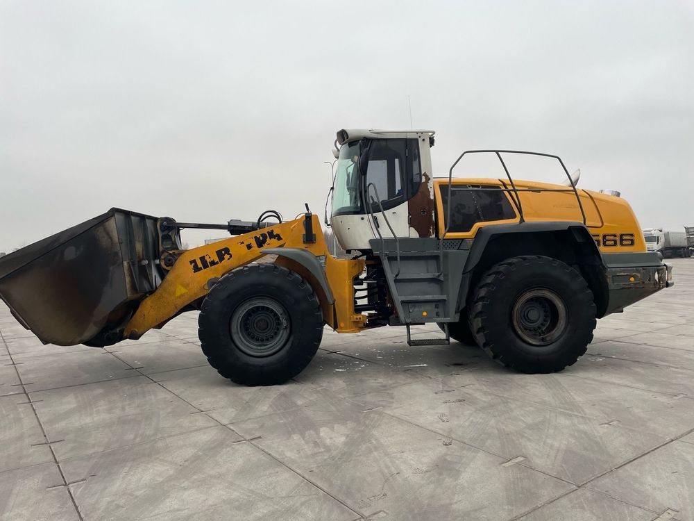 Liebherr L566 2014