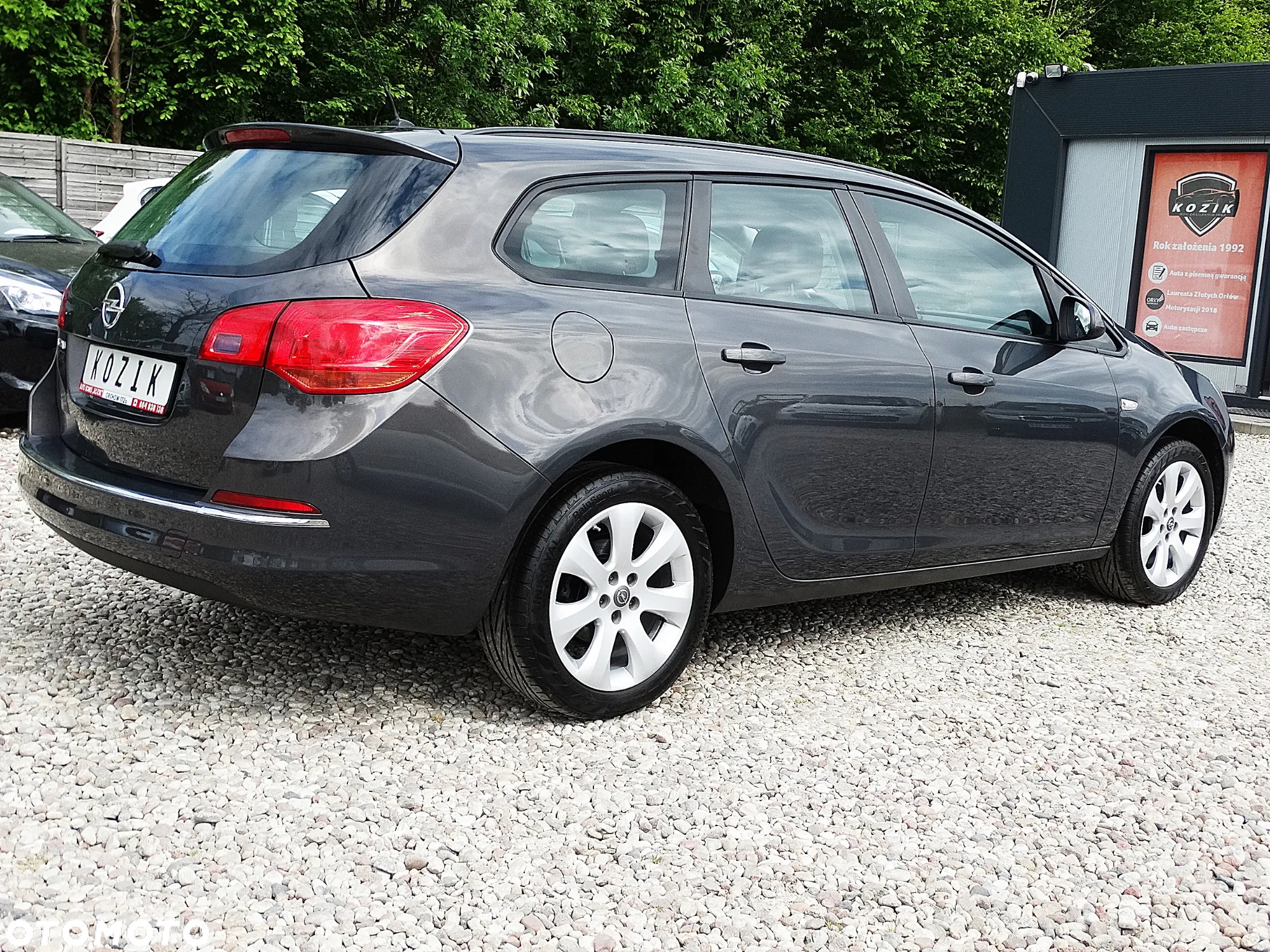 Opel Astra 1.6 Design Edition - 10