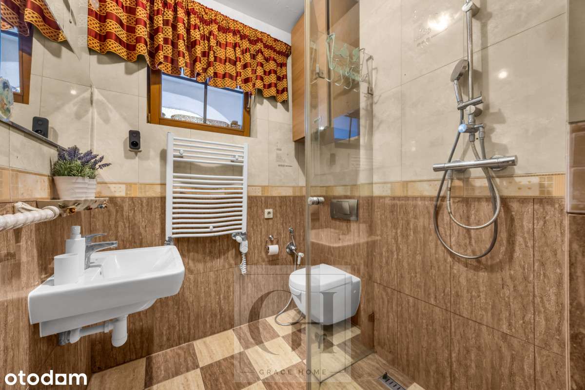 Dom rodzinny z dużym potencjałem inwestycyjnym.-19