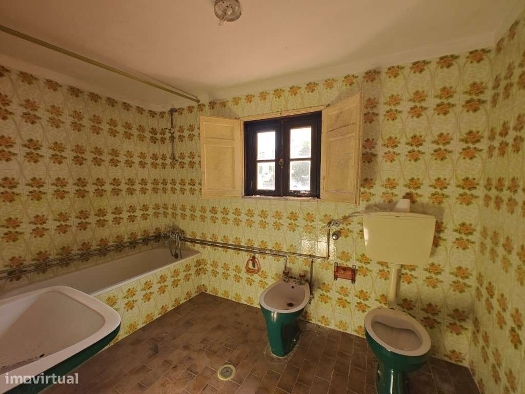 Moradia junto às muralhas do Castelo de Óbidos-9