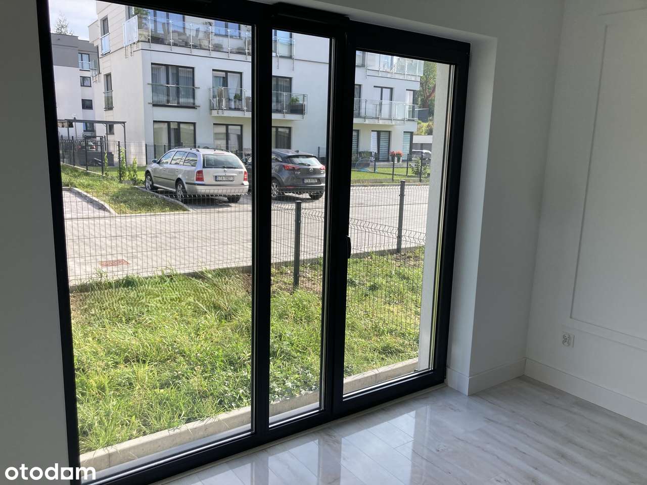 Nowe wykończone pod klucz. Z ogródkiem. Idealne dla seniora.-1