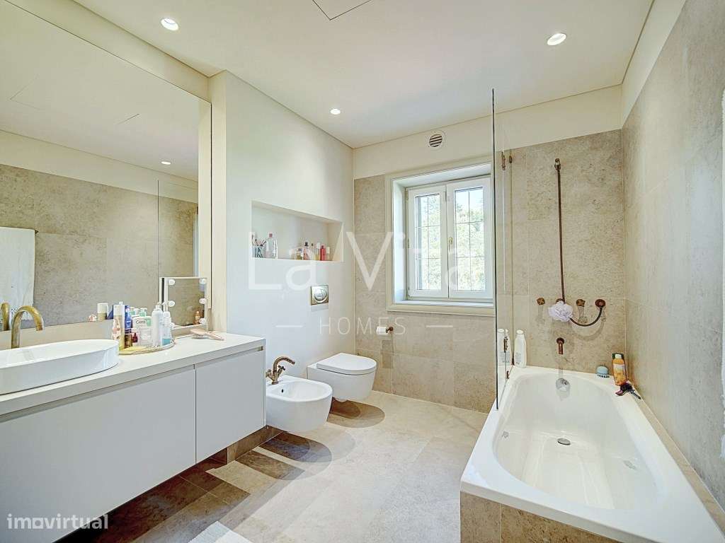 Apartamento T4 Duplex, em condomínio exclusivo no centro do Estoril.-31