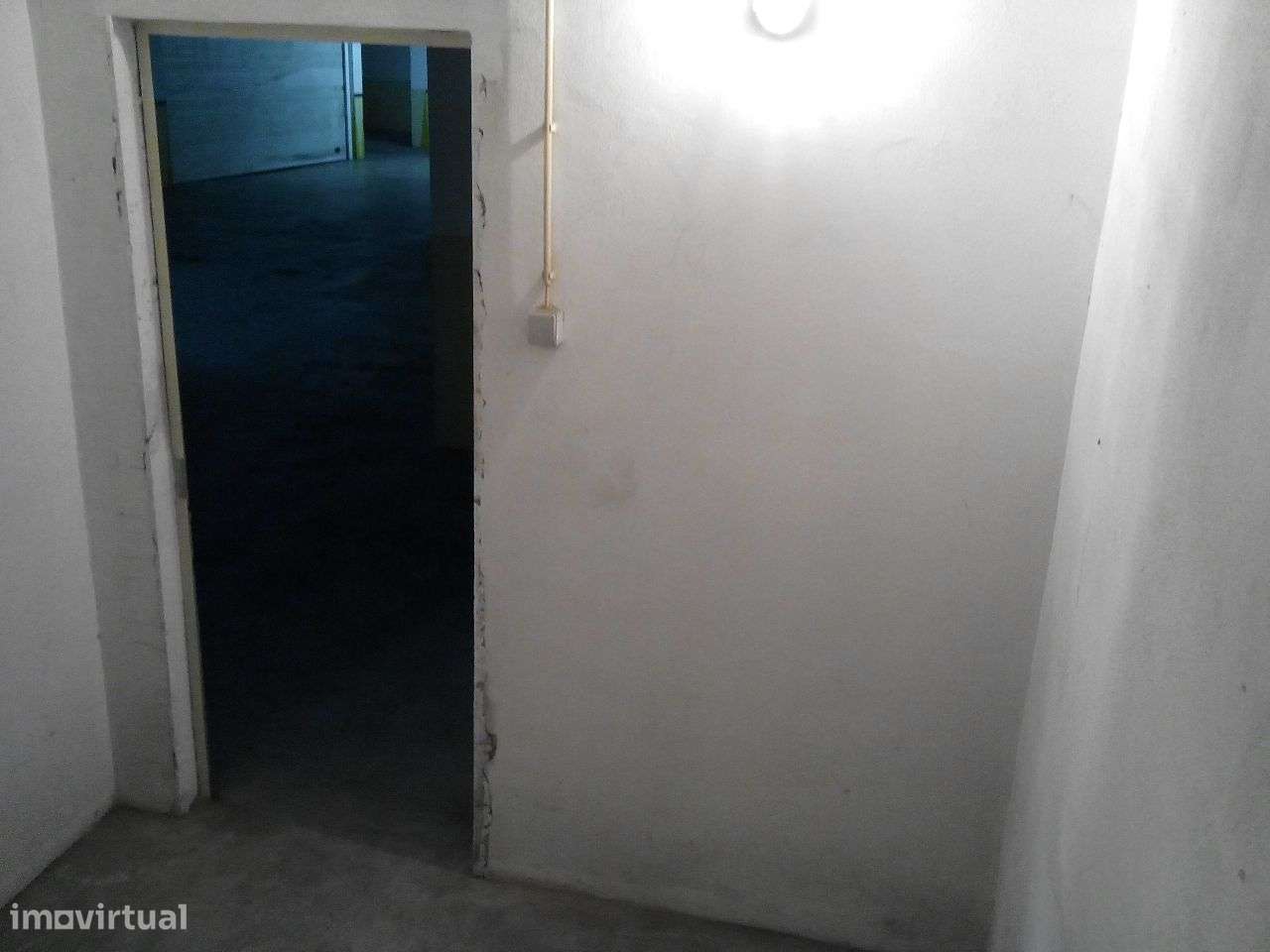 Vende-se Arrumos - Famalicão-10