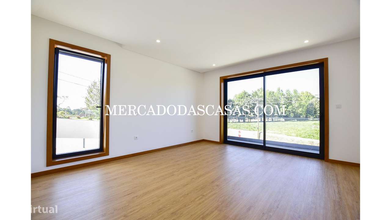 Moradia T3 Nova em S.M.Feira, junto ao castelo-18