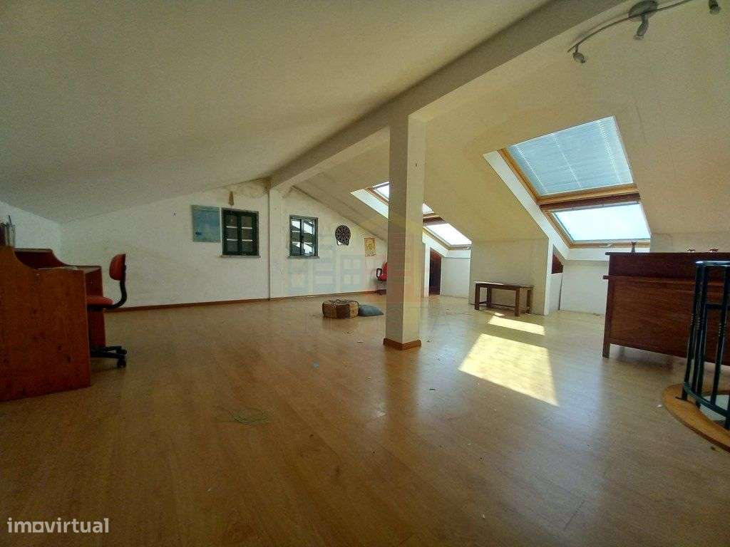 Vivenda T5 com Vista Mar em Ribamar-24