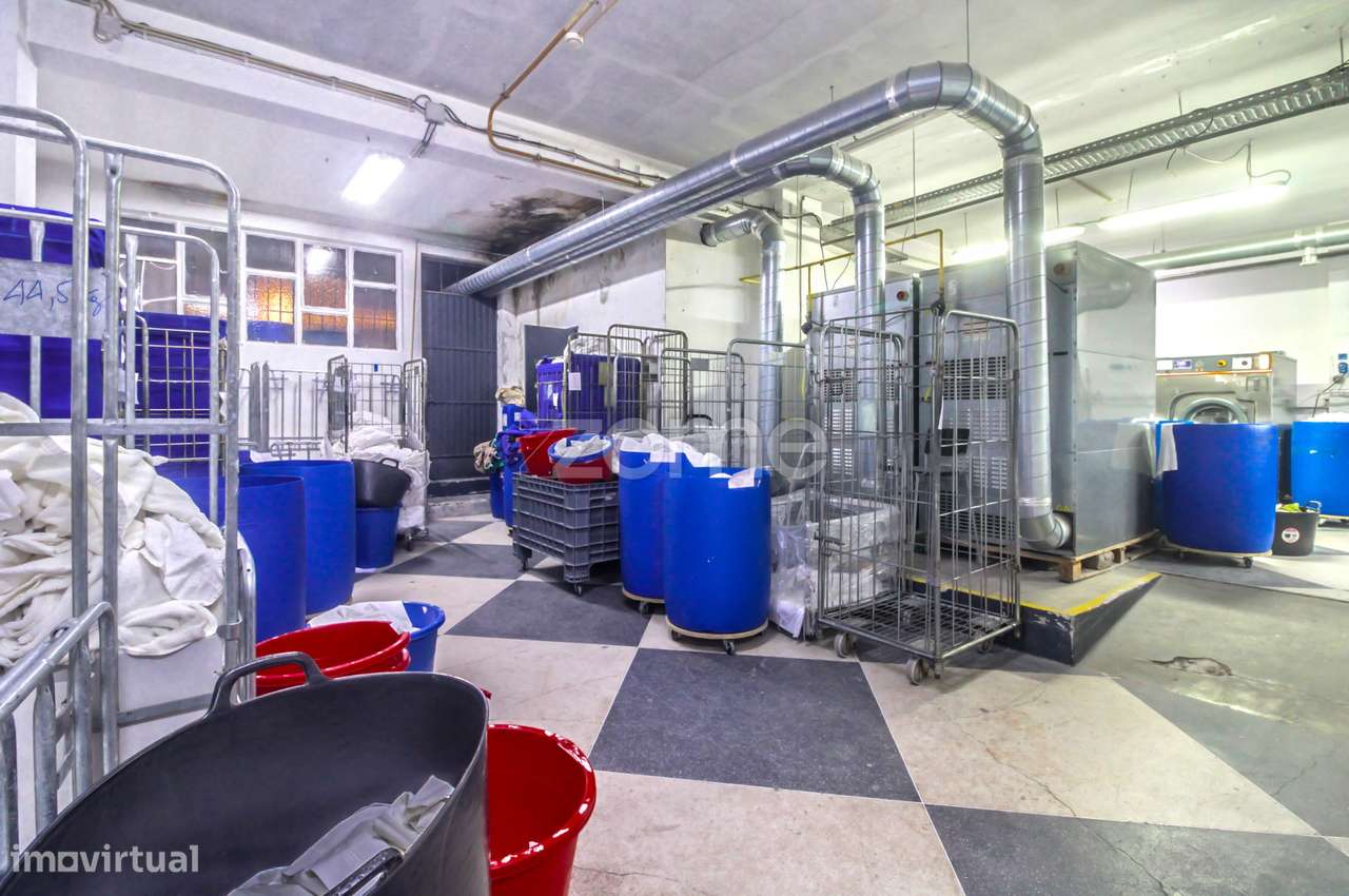 Loja/ Armazém para Comércio e Pequena Industria Centro Porto - Grande imagem: 3/32