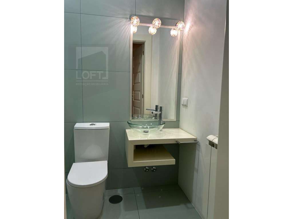 Moradia Geminada V5 p/ Venda em Guimarães-11