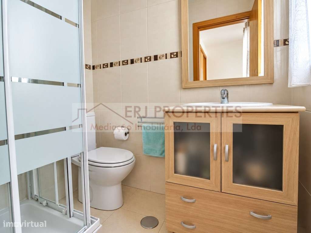 Moradia de Charme em Altura | 3 Quartos, Garagem e a 950 m da Praia-25