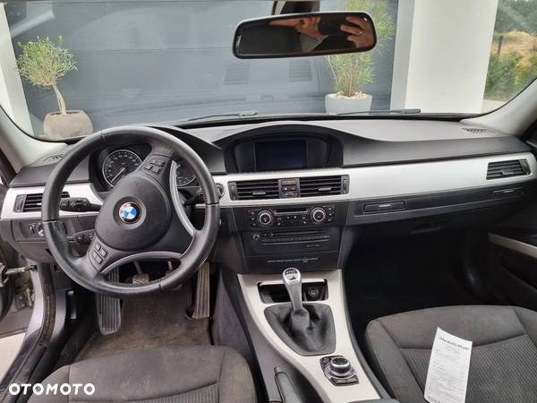 BMW Seria 3 320i - 18