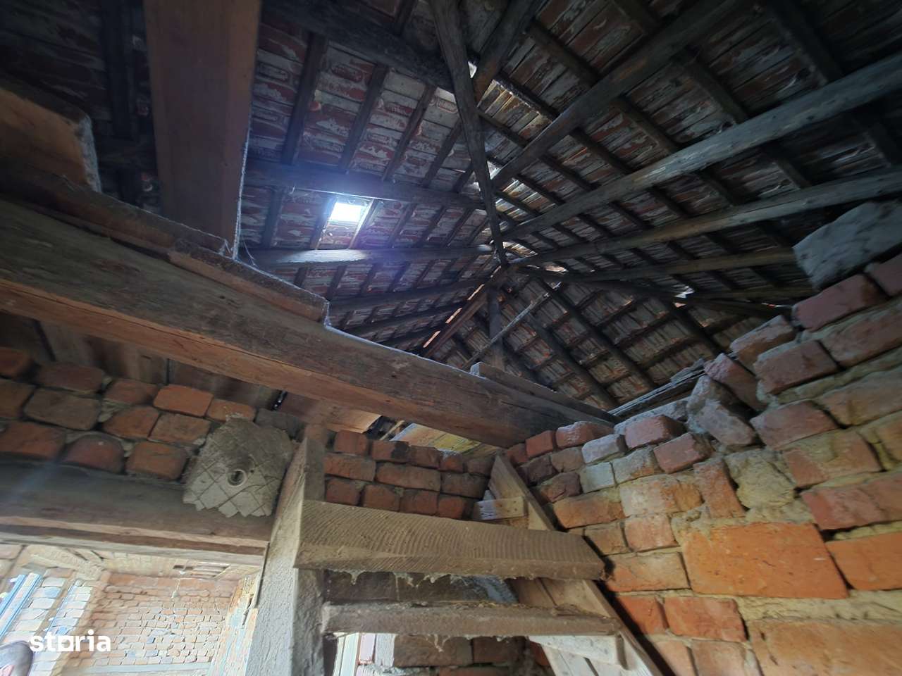 Casă de vânzare în loc Tisa, jud. Hunedoara – doar 37 de min de Deva.-4