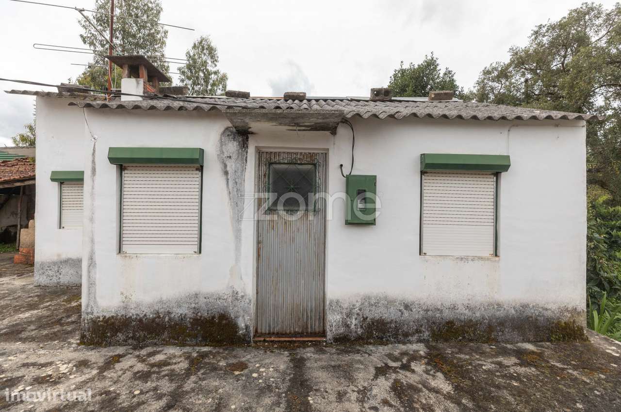 Moradia T4 | Moradia T2 | Recuperar | S. Martinho do Bispo-4