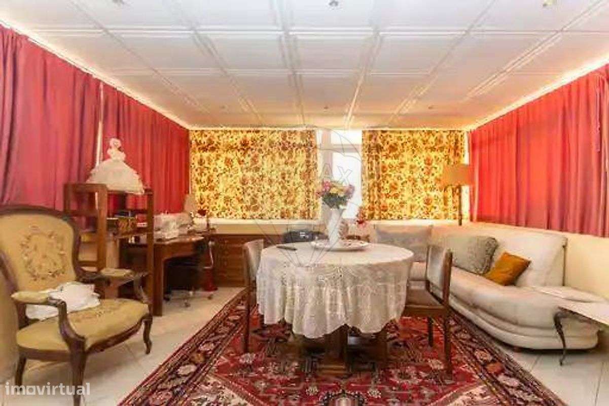 Moradia T6 para venda-24