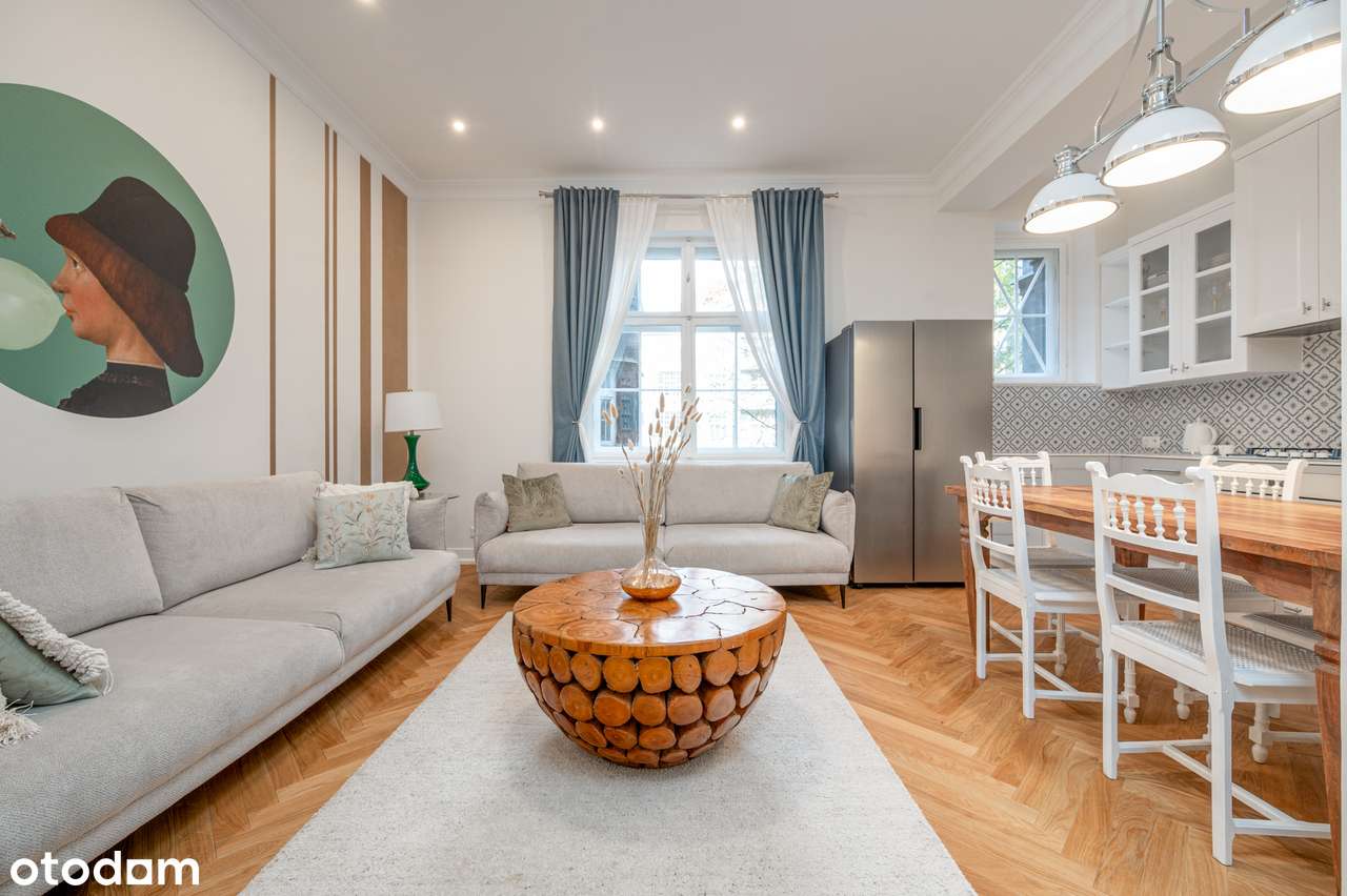 Na sprzedaż czteropokojowy apartament z tarasem w Śródmieściu Katowic!-0