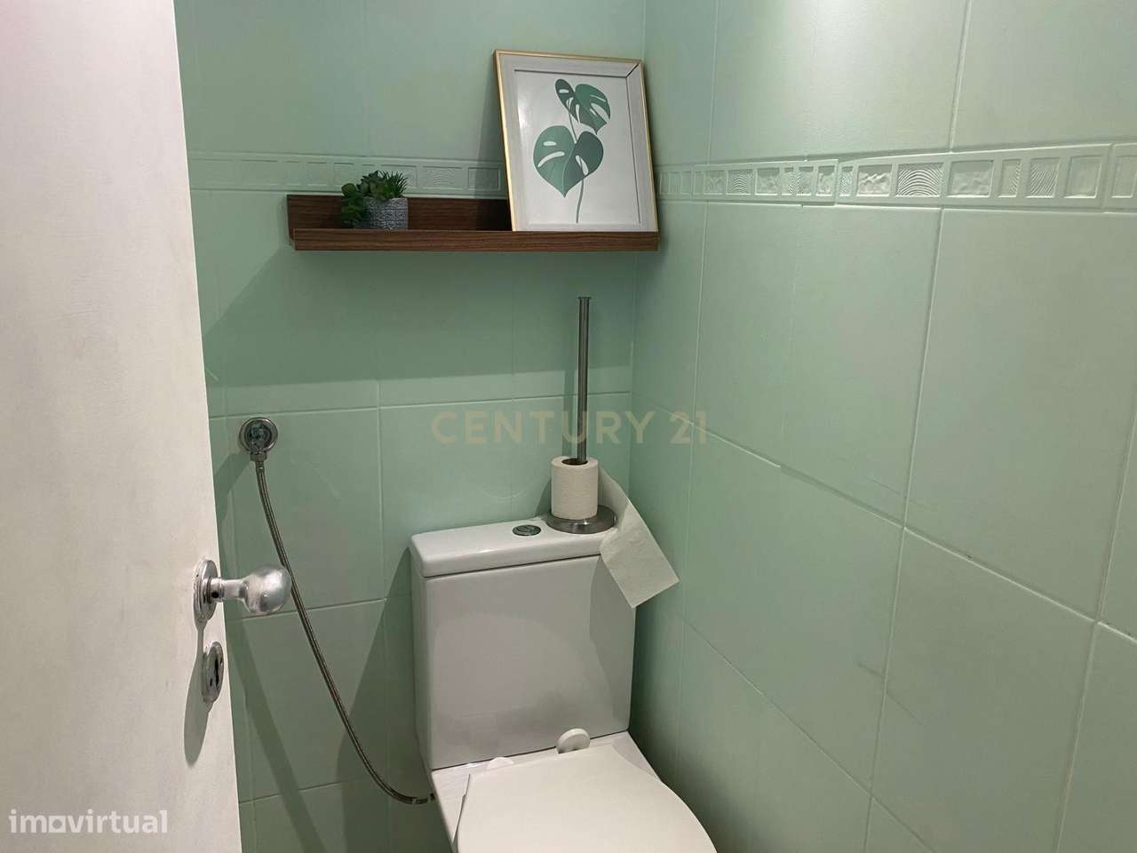 Restaurante em São Domingos de Benfica com faturação ativa e clientela-13