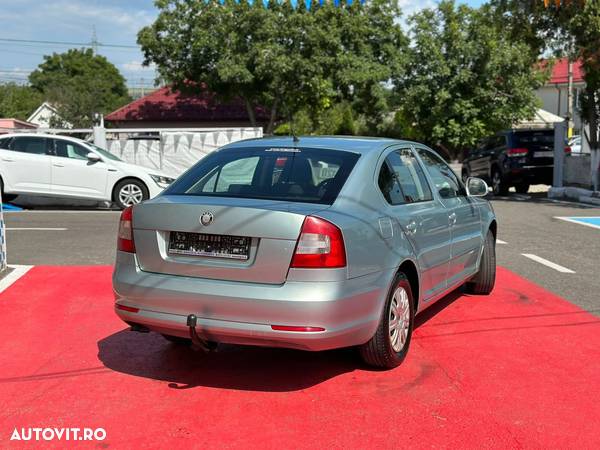 Skoda Octavia 2.0 TDI Ambiente DSG - 3