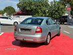 Skoda Octavia 2.0 TDI Ambiente DSG - 3