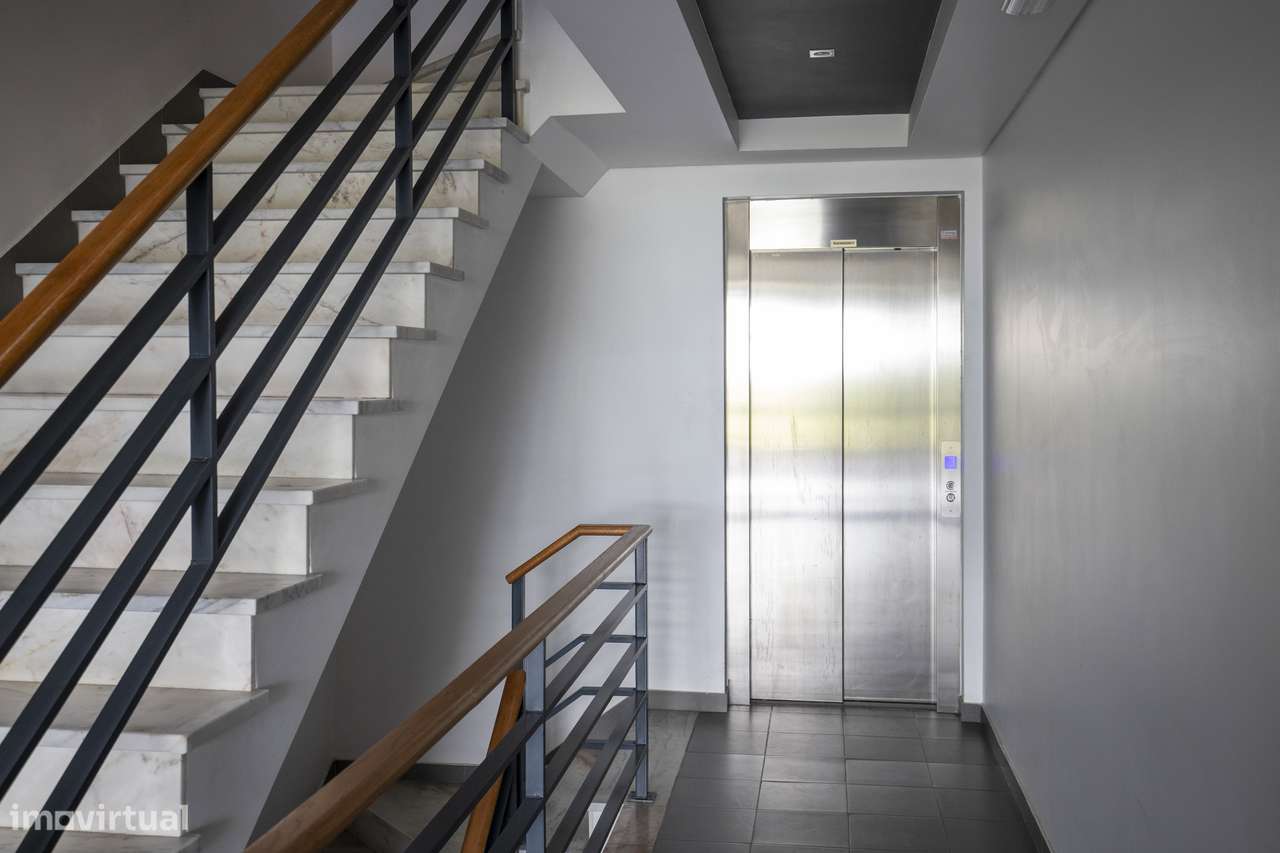 Apartamento T3 varanda estacionamento Corredoura Sesimbra-28