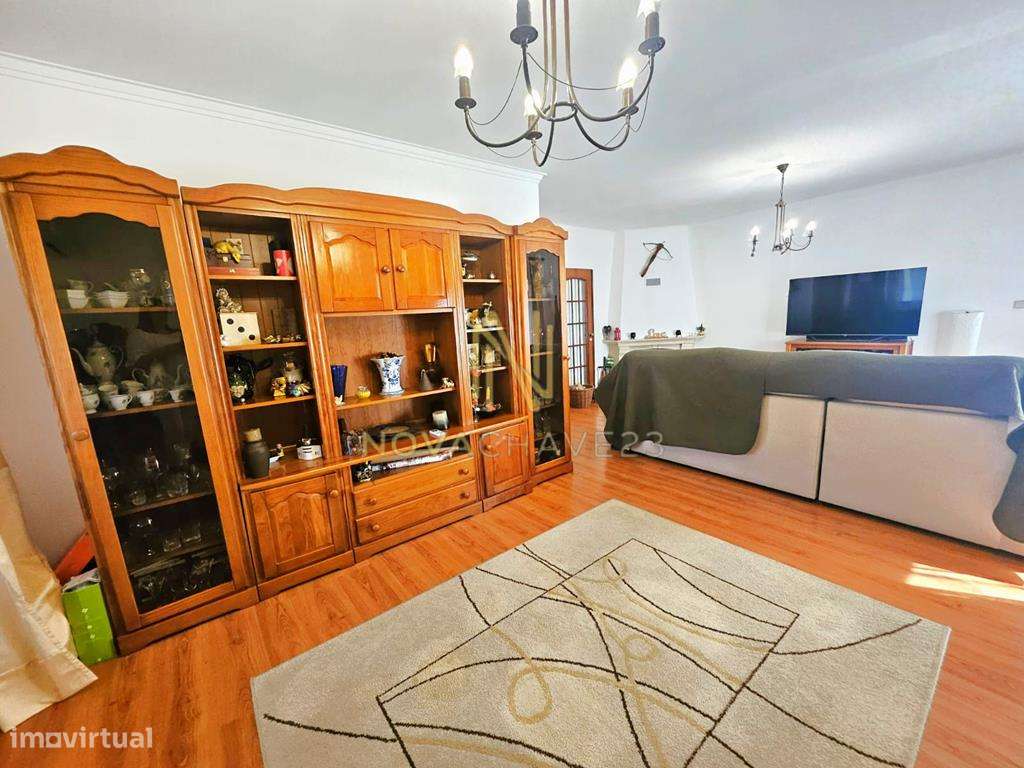 Apartamento T2 na Quinta da Barroca – Agualva-Cacém-6