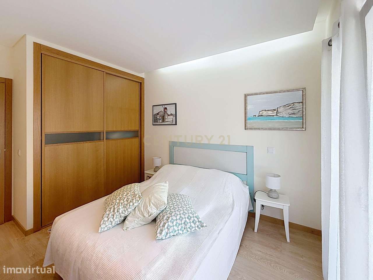 Apartamento T2 com varanda e garagem fechada na Nazaré.-24